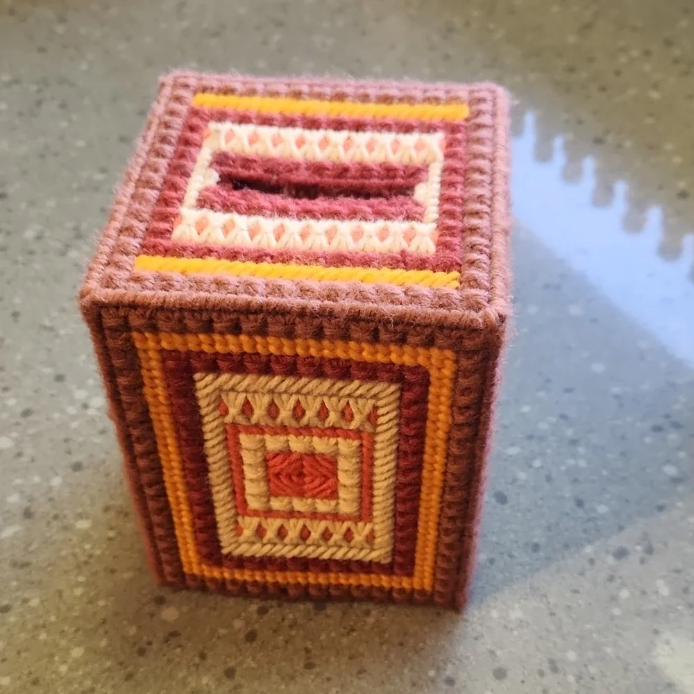 Handmade VTG Needlepoint Yarn Tissue Box Cover,  Multicolor 70s style